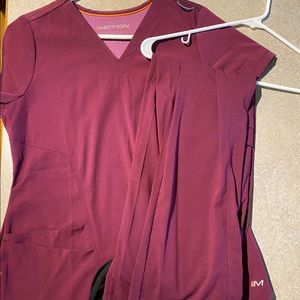 Motion by Barco wine scrub set.